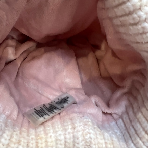 Calvin Klein Pink Knit Beanie Fleece Lined Hat One Size OS Soft Cozy Winter - Picture 3 of 5
